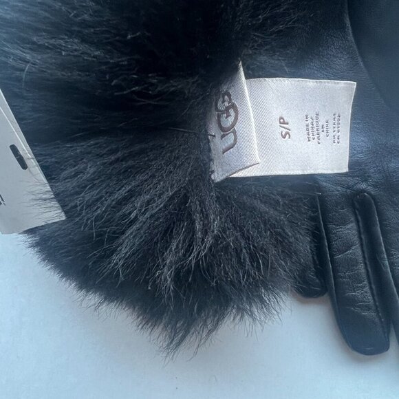 UGG Black Leather Real Fur Cuff Tech Gloves XS Small Petite NEW - Picture 4 of 6